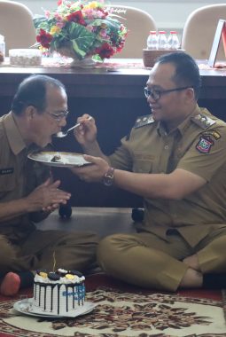 Pemko Tanjungbalai Gelar Perpisahan Kepada Asisten Administrasi dan Umum, Plh Wali Kota Muhammad Fadly Sampaikan Terimakasih Atas Pengabdiannya.