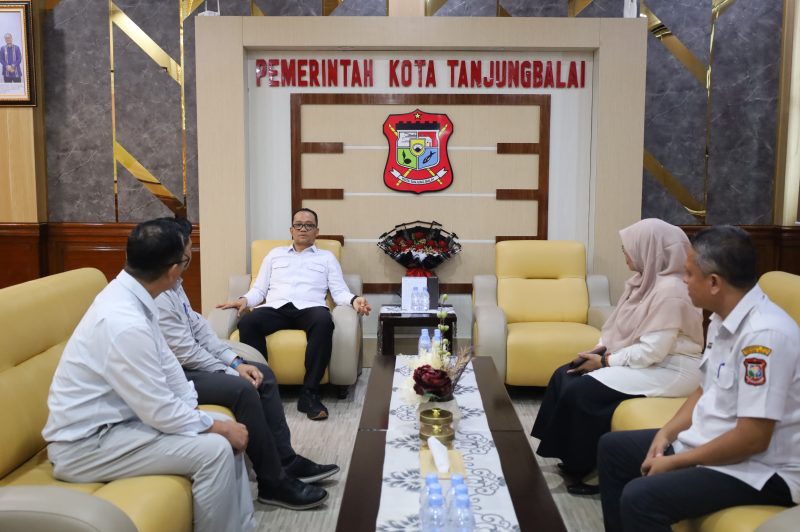 Plh. Wali Kota Muhammad Fadly Abdina Terima Audiensi Kepala Cabang Bank Sumut Tanjungbalai.  (Dok-Foto)
