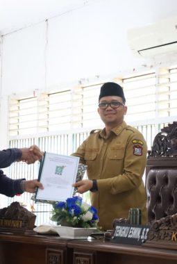 Plh. Wali Kota Tanjungbalai Hadiri Rapat Paripurna DPRD Terkait Ranperda Tentang Pajak Daerah dan Retribusi