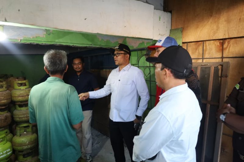 Warga Keluhkan Kelangkaan Gas LPG 3 Kg, Plh. Wali Kota Tanjungbalai Sidak ke Agen dan Pangkalan di Wilayah Datuk Bandar dan Teluk Nibung.  (Dok-Foto)