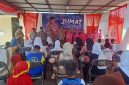 Kapolresta Bandung Kombespol Aldi Subartono, S.H., S.I.K., M.H., CPHR., bersama anak Yatim, ( Dok - Foto )