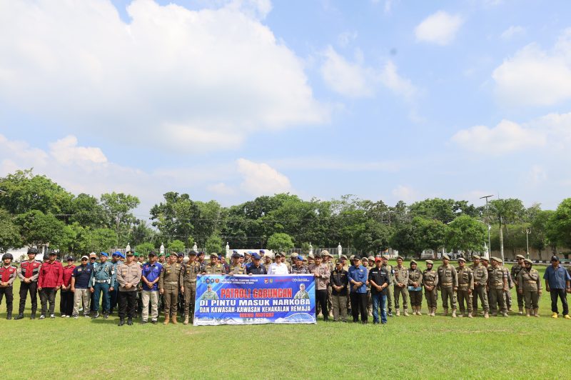 Plh. Wali Kota Pimpin Apel Patroli Gabungan Pencegahan dan Pemberantasan Narkoba di Pintu Masuk Serta Penanggulangan Kenakalan Remaja (Geng Motor) di Kota Tanjungbalai. (Dok-Foto)