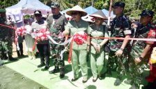 Peresmian jembatan tersebut dilakukan langsung oleh Kepala Staf Angkatan Darat (KASAD) Jenderal TNI Maruli Simanjuntak bersama Bupati Tapanuli Tengah Masinton Pasaribu, S.H., M.H., disaksikan Wakil Bupati Tapanuli Tengah Mahmud Efendi Lubis (Dok-Poto)
