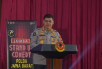 Lomba Stand Up Comedy dalam rangka Hari Bhayangkara ke-80, ( Dok - Foto )
