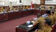Pimpin Rakorpem, Wali Kota Mahyaruddin Salim Sampaikan Sejumlah Pesan Penting Dalam Mewujudkan Program Strategis Kinerja OPD Pemko Tanjungbalai Berjalan Optimal. (Dok-Foto)