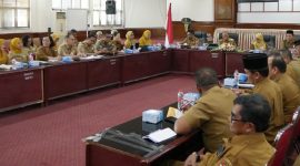 Pimpin Rakorpem, Wali Kota Mahyaruddin Salim Sampaikan Sejumlah Pesan Penting Dalam Mewujudkan Program Strategis Kinerja OPD Pemko Tanjungbalai Berjalan Optimal. (Dok-Foto)