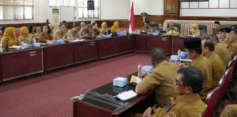 Pimpin Rakorpem, Wali Kota Mahyaruddin Salim Sampaikan Sejumlah Pesan Penting Dalam Mewujudkan Program Strategis Kinerja OPD Pemko Tanjungbalai Berjalan Optimal. (Dok-Foto)