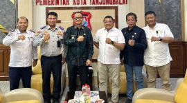 Pemko Tanjungbalai Terima Bantuan 25 Lampu PJU Tenaga Surya Dari Kemenhub RI. (Dok-Foto)