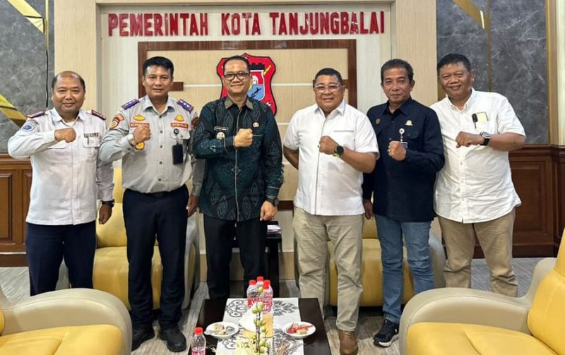 Pemko Tanjungbalai Terima Bantuan 25 Lampu PJU Tenaga Surya Dari Kemenhub RI. (Dok-Foto)