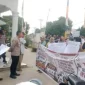 ALARM Bersama Ratusan Warga Saat Unjuk Rasa di Kantor Desa Pulau Rakyat Tua (fhoto.dok)