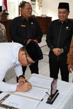 Gelar Paripurna, DPRD Kota Tanjungbalai Sahkan Ranperda Pertanggungjawaban Pelaksanaan APBD 2025.