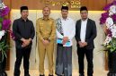 Wali Kota Tanjungbalai Berangkatkan M. Rijal Hafiz Al Muttaqin Nasution Calon Mahasiswa Kuliah ke Al-Ahgaff University Yaman. (Dok-Foto)