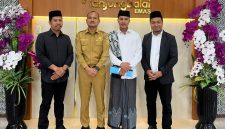 Wali Kota Tanjungbalai Berangkatkan M. Rijal Hafiz Al Muttaqin Nasution Calon Mahasiswa Kuliah ke Al-Ahgaff University Yaman. (Dok-Foto)
