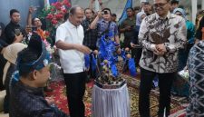 Pemko Tanjungbalai Gelar Upah-upah dan Tepung Tawar Danlanal TBA Letkol Laut (P) Sigit Ryanto. (Dok-Foto)