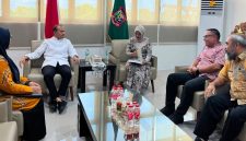 Terima Audiensi UPT Samsat Tanjungbalai, Wali Kota Mahyaruddin Minta ASN Jadi Contoh Patuh Bayar Pajak Kendaraan.(Dok-Foto)