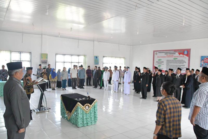 Masinton Pasaribu, S.H., M.H., pada Jumat 24 Juli 2026, resmi melantik dan mengambil sumpah/janji 35 orang Pejabat Administrator dan Pejabat Pengawas di lingkungan Pemerintah Kabupaten Tapanuli Tengah (Dok-Poto)