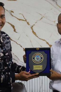 Wali Kota Tanjungbalai Terima Kunjungan dan Silaturahmi Dan Lanal TBA Letkol Laut (P) Sigit Ryanto.