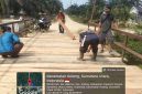 Kekhawatiran muncul karena jembatan tersebut dilintasi warga setiap hari untuk beraktivitas (Dok-Poto)
