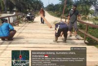 Kekhawatiran muncul karena jembatan tersebut dilintasi warga setiap hari untuk beraktivitas (Dok-Poto)