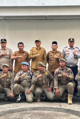 Wakil Wali Kota Tanjungbalai Melepas 12 Personel Satpol PP dan Dishub Ikuti Seleksi Komcad di Rindam I/BB Pematang Siantar.
