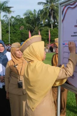 Wali Kota Mahyaruddin Salim Launching Penerapan ASN BerAKHLAK, ASN Pemko Tanjungbalai Harus Memiliki Semangat “Bangga Melayani Bangsa”.