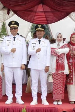 Semarak HUT-81 Kemerdekaan RI, Wali Kota dan Wakil Wali Kota Tanjungbalai Sambut Arak Arakan dan Atraksi Pawai Karnaval.
