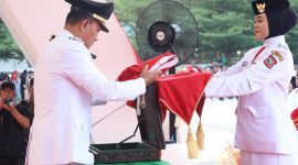 Wali Kota Tanjungbalai Pimpin Upacara Penurunan Bendera, Tutup Rangkaian HUT ke-81 RI di Kota Tanjungbalai.(Dok-Foto)