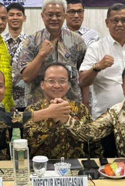 Wali Kota Mahyaruddin Salim Hadiri Rakor Sinkronidasi Bersama Kemenhub Terkait Aspek Teknis Penetapan Alur Pelayaran Masuk Pelabuhan Tanjungbalai Asahan.