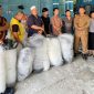Pemko Tanjungbalai Terima Bantuan 292 Unit Alat Tangkap Ikan Dari Pemprovsu Kepada KUB Nelayan Di Kecamatan Teluk Nibung(Dok-Foto)