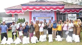 Masinton Pasaribu, S.H., M.H., pada hari Senin, 31 Agustus 2026, bertempat di Halaman Kantor Camat Pandan secara resmi melaunching penyaluran Bantuan Pangan alokasi bulan Juli, Agustus (Dok-Poto)