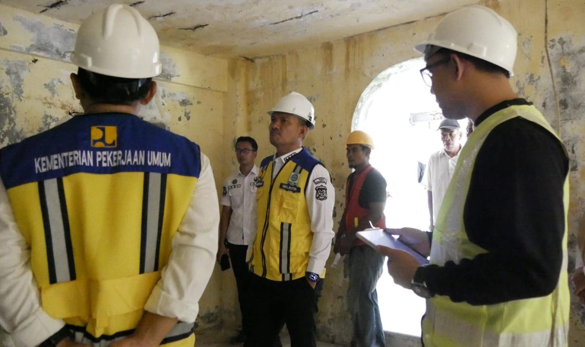 Wali Kota Tanjungbalai Tinjau Bangunan Gedung Bersejarah, Direncanakan Jadi Kantor Disnakerkopumkm(Dok-Foto)