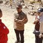 Salah seorang jurnalis yang protes saat dipersulit melakukan liputan olehvoknum Paspampres dan Staf Sekretariat Kepresidenan saat kunjung Wakil Presiden Gibran Rakabuming Raka di Hutanabolon (Dok-Poto)