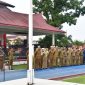 Drs. Binsar TH Sitanggang, M.SP, memimpin Apel Gabungan Aparatur Sipil Negara (ASN) di lingkungan Pemerintah Kabupaten Tapanuli Tengah yang bertempat di Lapangan Sepak Bola Pandan (Dok-Poto)