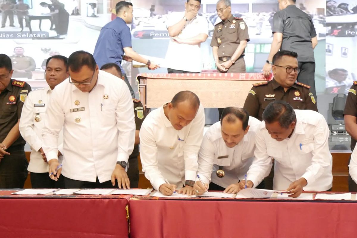 Wali Kota Tanjungbalai Menandatangani MoU "Jaksa Sahabat Pendidik" Bersama Gubernur Sumut, Kejati dan 33 Kepala Daerah.(Dok-Foto)