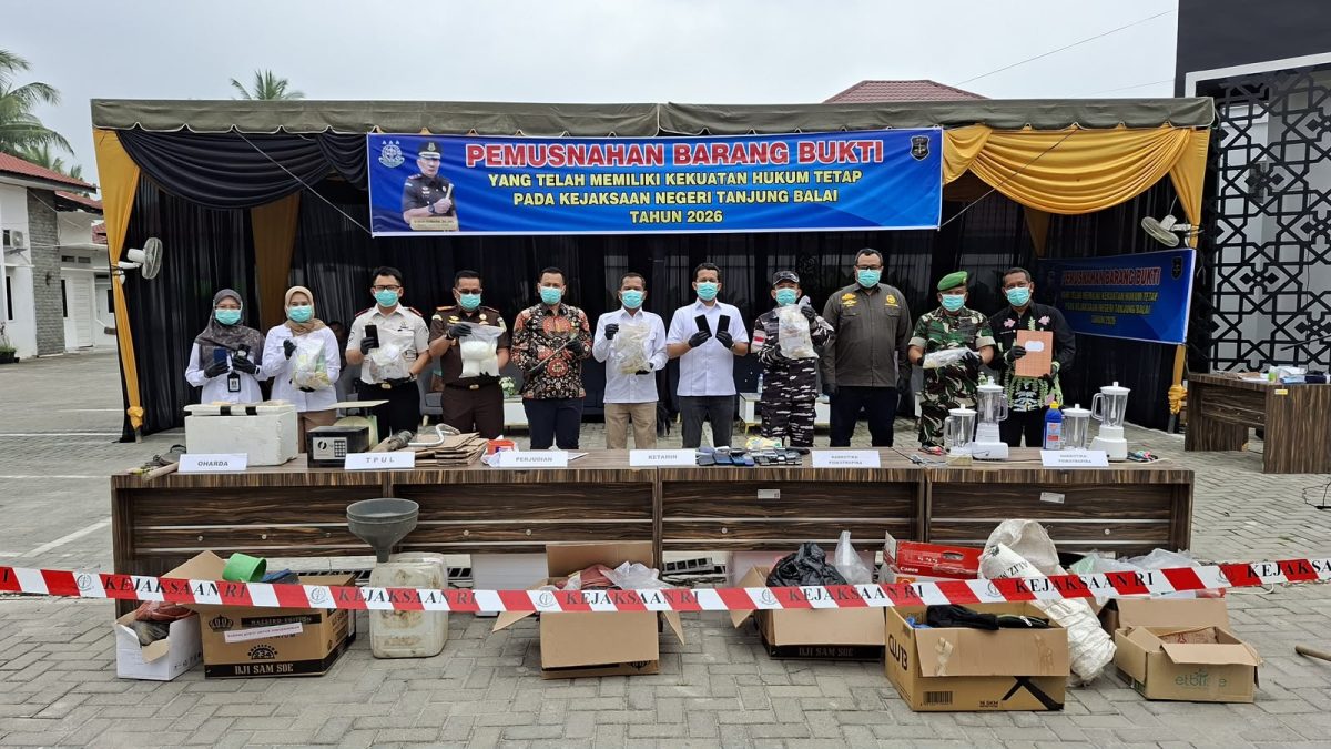 Kejari Tanjungbalai Tegaskan Komitmen Penegakan Hukum Melalui Pemusnahan Barang Bukti Inkracht (Dok-Foto)