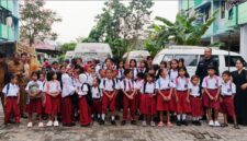 Pemerintah Kabupaten (Pemkab) Tapanuli Tengah resmi mengoperasikan 3 (tiga) unit mobil angkutan sekolah jenis Toyota Hiace (Dok-Poto)