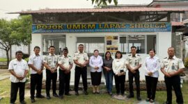 Kegiatan ini bertujuan untuk memastikan seluruh tahapan pengolahan pangan memenuhi standar higiene sanitasi serta aman dikonsumsi (Dok-Poto)