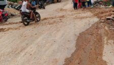 Lingkungan III. Kelurahan Huta Barangan, Kecamatan Sibolga Utara kini berubah menjadi jalur maut bagi pengendara (Dok-Poto)