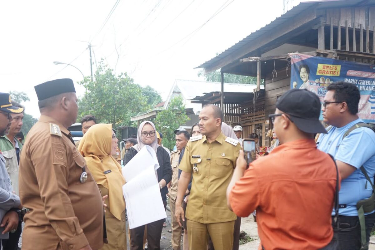 Wali Kota Mahyaruddin Salim Tinjau Perbaikan Pembangunan Jalan dan Drainase di Kelurahan Selat Tanjung Medan dan Selat Lancang.(Dok-Foto)