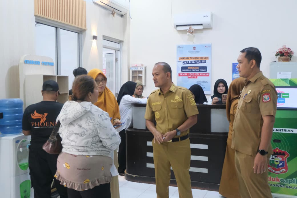 Sidak Ke Dinas Dukcapil, Wali Kota Tanjungbalai Minta Kualitas Pelayanan Publik Ditingkatkan.(Dok-Foto)