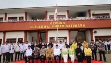 Dampingi Wakil Menteri Agama RI Kunjungi MTsN 2 Kota Tanjungbalai Beri Motivasi Para Siswa Siap Menjadi Generasi EMAS Indonesia.(Dok-Foto)