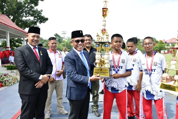 Peringatan Hari Sumpah Pemuda Tapteng: Bupati Masinton Pasaribu Ajak Generasi Muda Pertajam Patriotisme, Kegigihan, dan Empati untuk Pemulihan Daerah