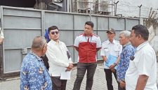 Sekretaris Komisi C DPRD Asahan Didampingi OPD Melakukan Peninjauan di Pelita Service Terkait Adanya Penutupan Akses Jalan (Fhoto dok)