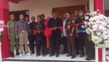 Resmikan Gedung Serbaguna di HUT ke-45 Desa Sukamulya, Bupati Asep Japar Dorong Kemandirian Ekonomi Desa( Dok-Foto )