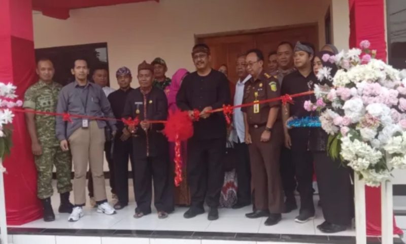 Resmikan Gedung Serbaguna di HUT ke-45 Desa Sukamulya, Bupati Asep Japar Dorong Kemandirian Ekonomi Desa( Dok-Foto ) 