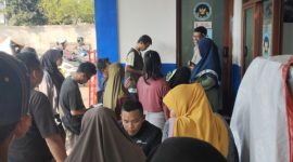 Pemdes Cibunarjaya Salurkan Bantuan Pangan, 15.036 KPM Terima Beras dan Minyak Goreng(Dok-Foto) 