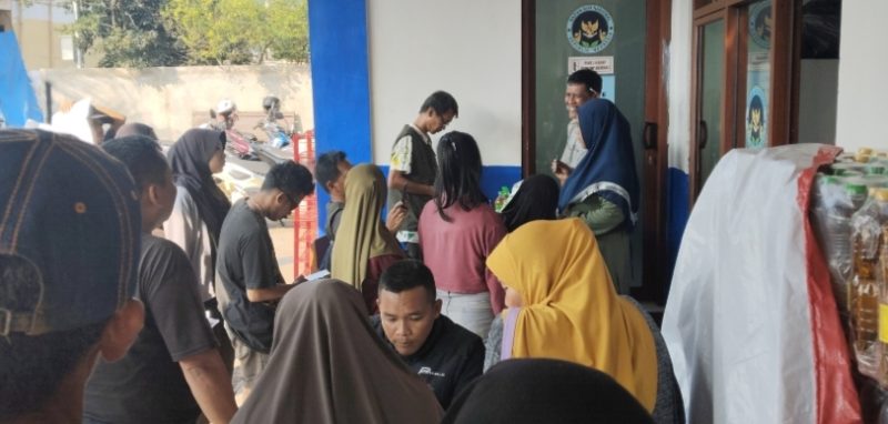 Pemdes Cibunarjaya Salurkan Bantuan Pangan, 15.036 KPM Terima Beras dan Minyak Goreng(Dok-Foto) 