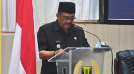 RAPAT PARIPURNA, BUPATI SUKABUMI SAMPAIKAN PENDAPAT TERHADAP PENJELASAN DPRD ATAS TIGA RAPERDA(Dok-Foto) 