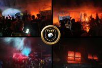 Pasar Terminal Sibolga Nauli dilalap si jago merah pada malam hari ini. Asap tebal membumbung tinggi di langit malam (Dok-Poto)