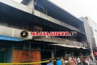 Pasar Terminal Sibolga Nauli pada malam 11 Juli 2026, Walikota Sibolga hari ini langsung meninjau lokasi kejadian yang kini tinggal puing-puing hangus terbakar (Dok-Poto)